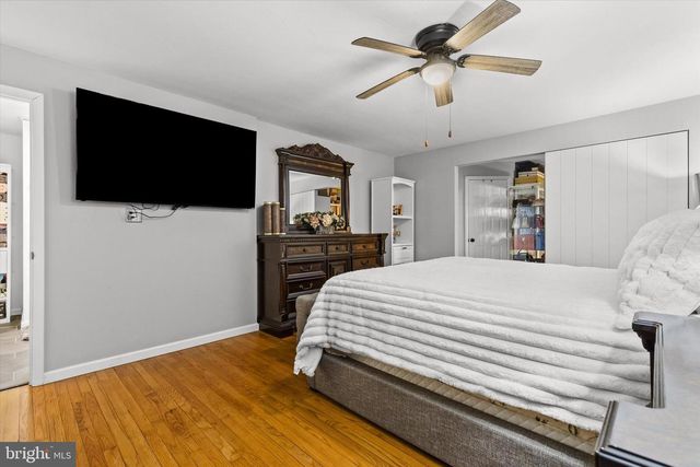 4009 ROBINHOOD DR, York, PA 17408