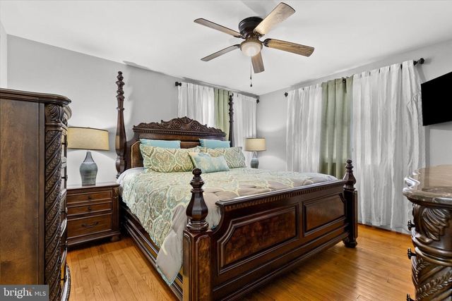 4009 ROBINHOOD DR, York, PA 17408