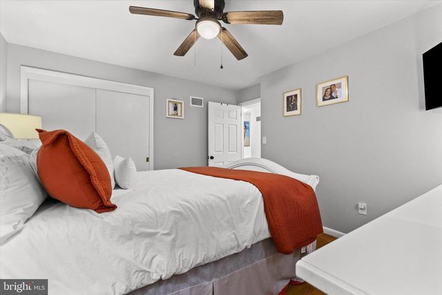 4009 ROBINHOOD DR, York, PA 17408