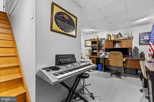 4009 ROBINHOOD DR, York, PA 17408