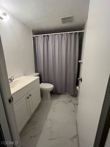 12498 Riverside DR 104, Fort Myers, FL 33919