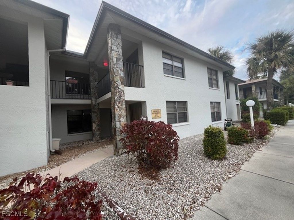 12498 Riverside DR 104, Fort Myers, FL 33919