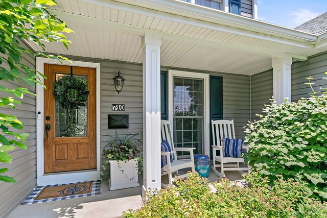 740 Fairview Avenue, Glen Ellyn, IL 60137