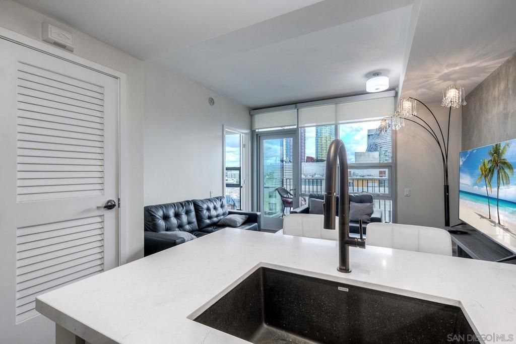 Image 10 of property listing at 321 10Th 1505, San Diego, CA 92101