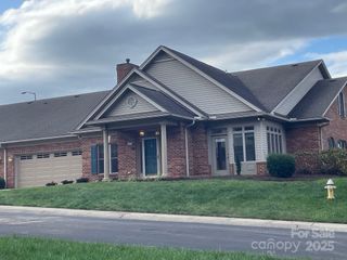 497 26th Avenue NE, Hickory, NC 28601