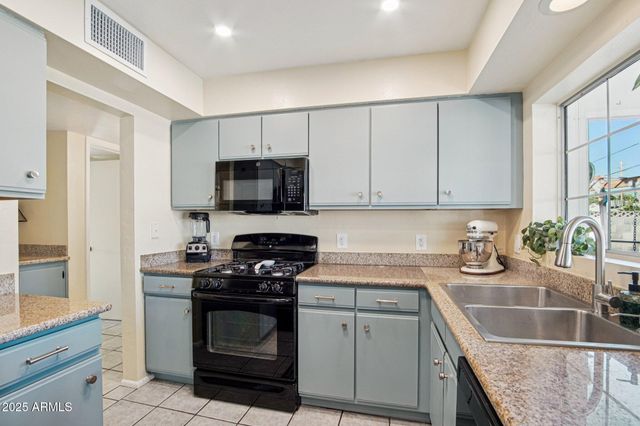 2042 W STELLA Lane, Phoenix, AZ 85015