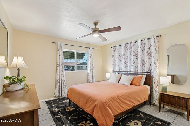 2042 W STELLA Lane, Phoenix, AZ 85015