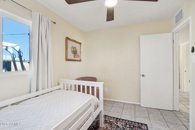 2042 W STELLA Lane, Phoenix, AZ 85015