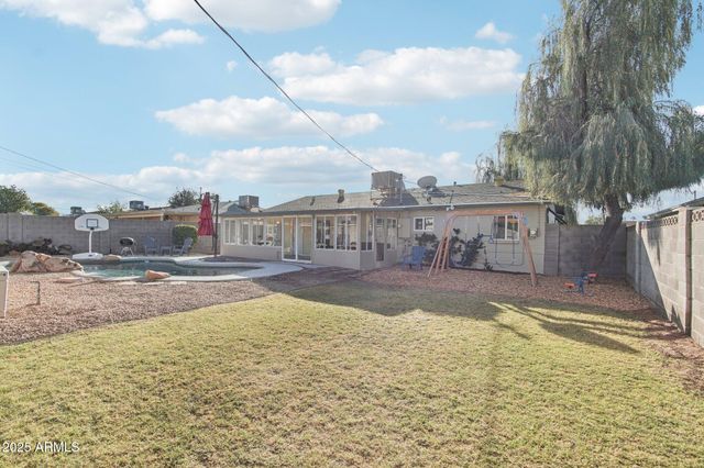 2042 W STELLA Lane, Phoenix, AZ 85015