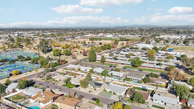 2042 W STELLA Lane, Phoenix, AZ 85015