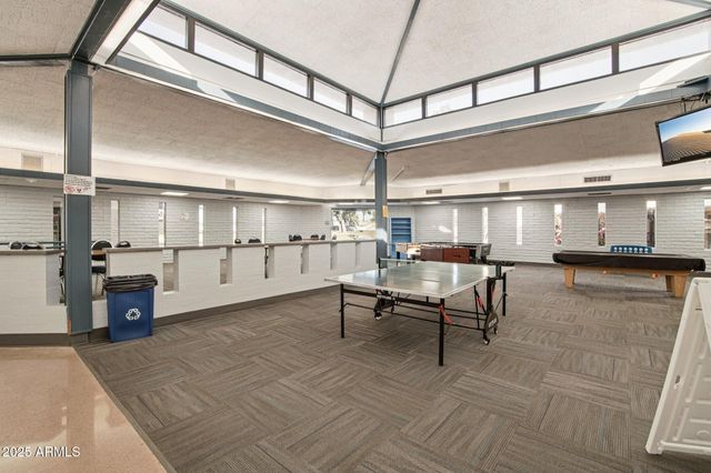 2042 W STELLA Lane, Phoenix, AZ 85015