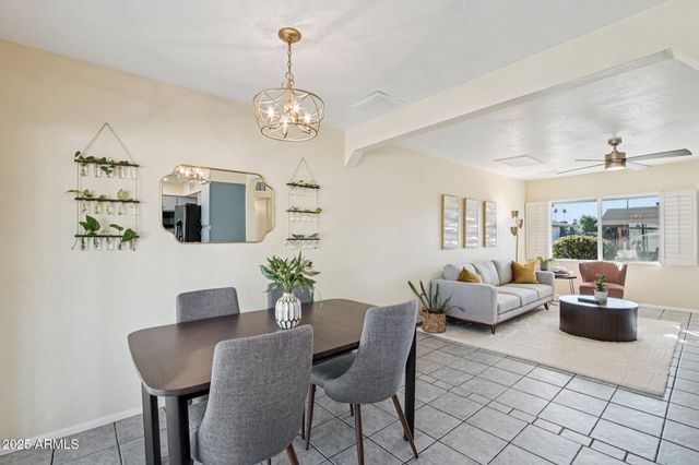 2042 W STELLA Lane, Phoenix, AZ 85015