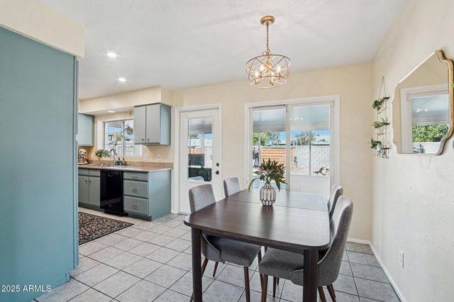 2042 W STELLA Lane, Phoenix, AZ 85015