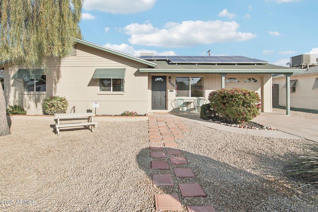 2042 W STELLA Lane, Phoenix, AZ 85015