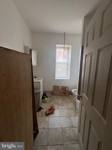 2037 W TORONTO ST, Philadelphia, PA 19132