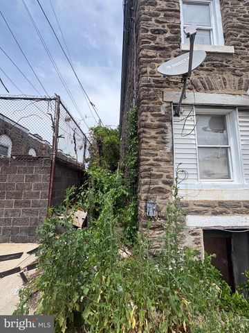 2037 W TORONTO ST, Philadelphia, PA 19132