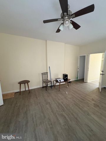 2037 W TORONTO ST, Philadelphia, PA 19132
