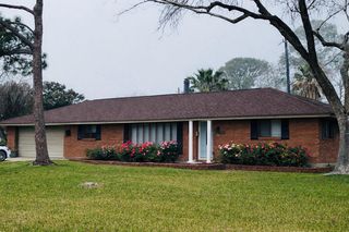 2515 Baycrest Dr, Houston, TX 77058