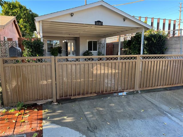 13317 Bixler, Downey, CA 90242