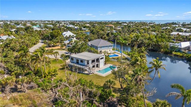 3702 Coquina DR, Sanibel, FL 33957