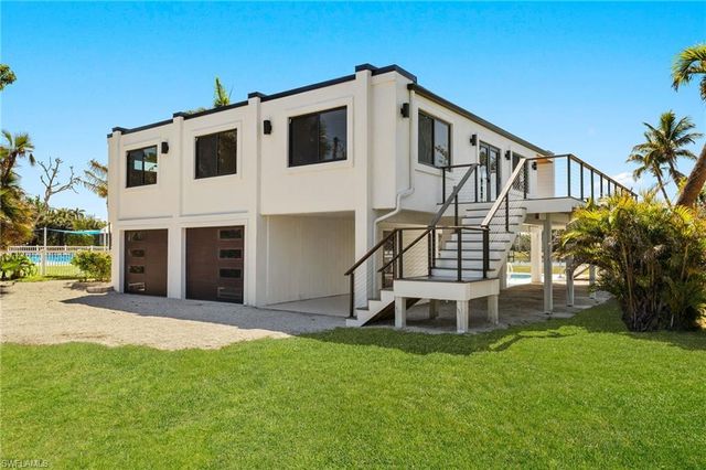 3702 Coquina DR, Sanibel, FL 33957