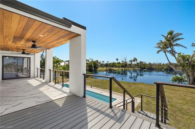 3702 Coquina DR, Sanibel, FL 33957