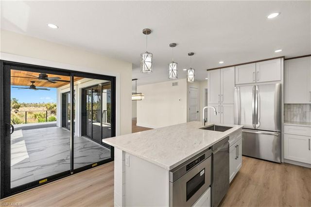 3702 Coquina DR, Sanibel, FL 33957