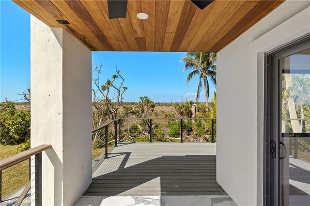 3702 Coquina DR, Sanibel, FL 33957