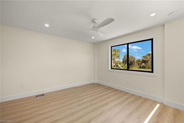 3702 Coquina DR, Sanibel, FL 33957