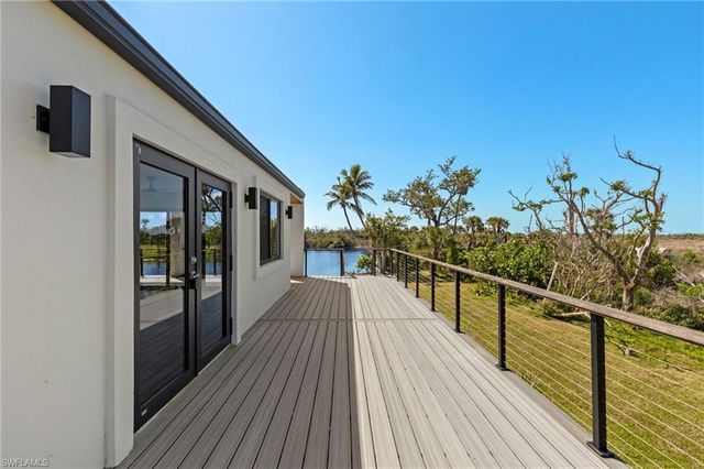 3702 Coquina DR, Sanibel, FL 33957