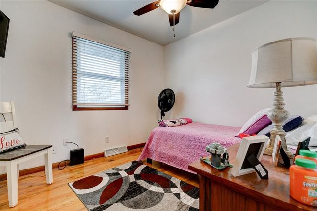 4104 E Garden Avenue, Des Moines, IA 50317