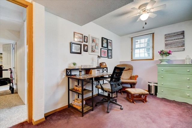 4104 E Garden Avenue, Des Moines, IA 50317