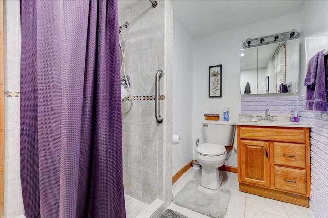 4104 E Garden Avenue, Des Moines, IA 50317