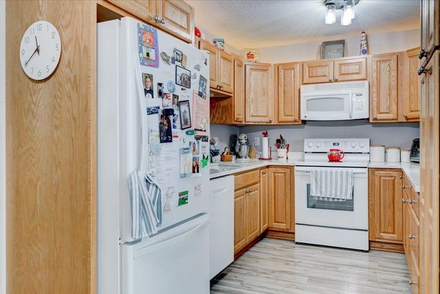 4104 E Garden Avenue, Des Moines, IA 50317