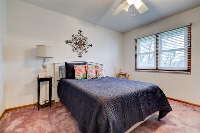 4104 E Garden Avenue, Des Moines, IA 50317