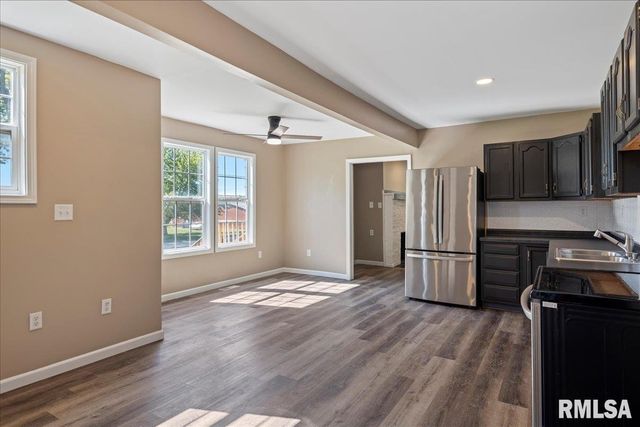 116 E CENTER Street, Mt Auburn, IL 62547