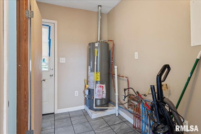 116 E CENTER Street, Mt Auburn, IL 62547