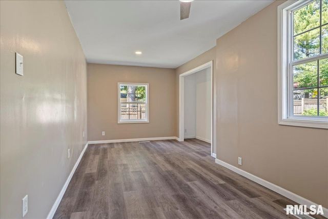 116 E CENTER Street, Mt Auburn, IL 62547