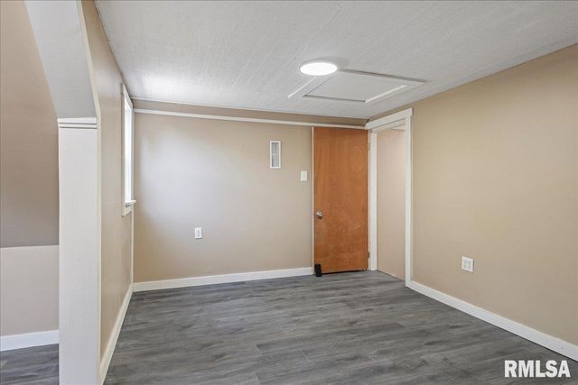 116 E CENTER Street, Mt Auburn, IL 62547