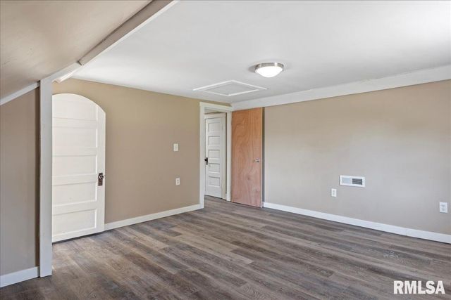 116 E CENTER Street, Mt Auburn, IL 62547