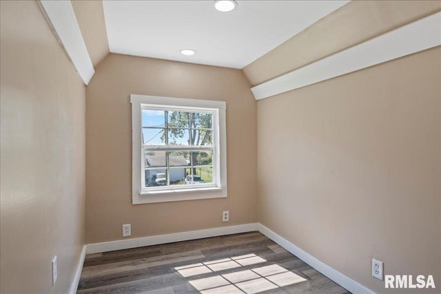 116 E CENTER Street, Mt Auburn, IL 62547