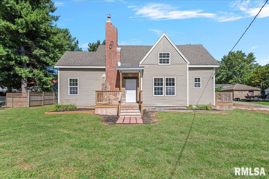 116 E CENTER Street, Mt Auburn, IL 62547