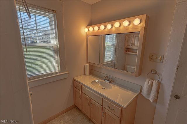 208 Stealey Street, Middlebourne, WV 26149