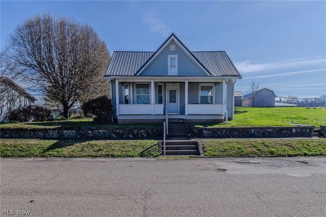 208 Stealey Street, Middlebourne, WV 26149