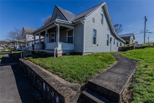 208 Stealey Street, Middlebourne, WV 26149