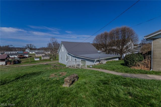 208 Stealey Street, Middlebourne, WV 26149