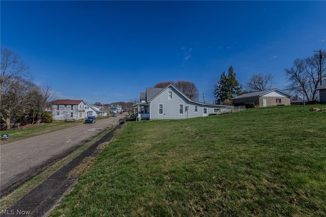 208 Stealey Street, Middlebourne, WV 26149