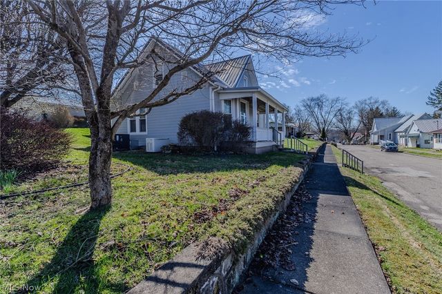 208 Stealey Street, Middlebourne, WV 26149