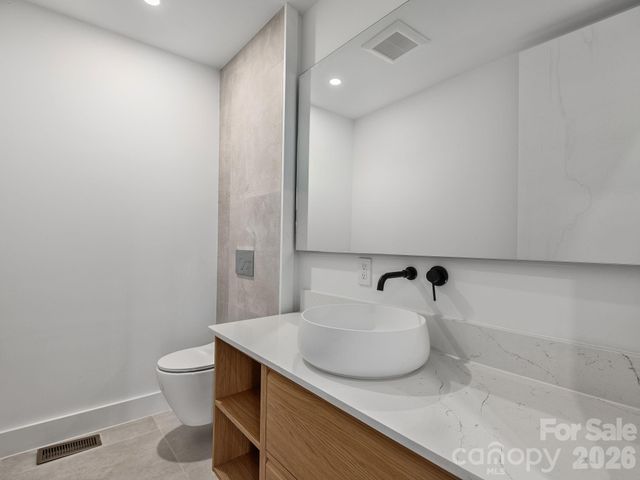 200 Manchester Way, Mills River, NC 28759