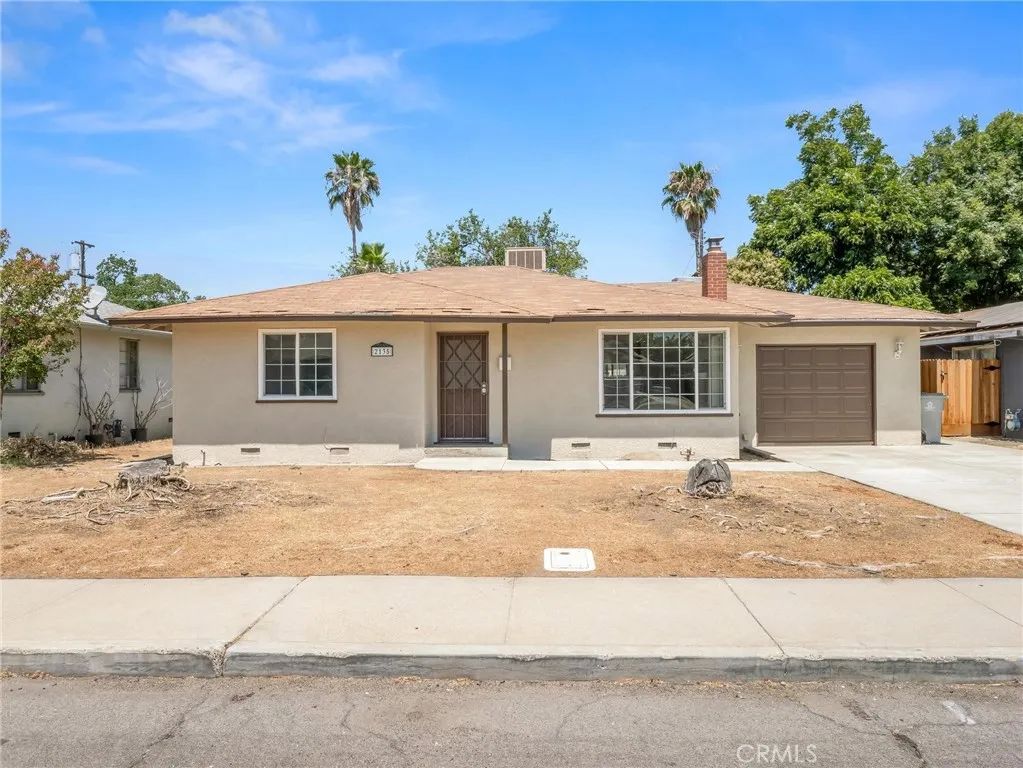 Image 1 of property listing at 2135 Arden Drive West, Fresno, CA 93703